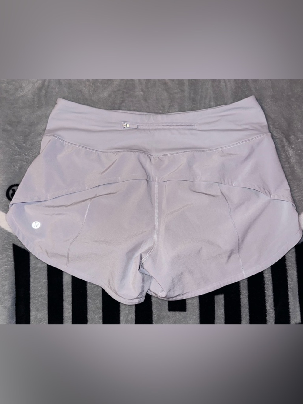 Lululemon Women’s Silver Lilac Speed Up 4” Shorts